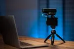 Sennheiser MKE 400 Microphone, Manfrotto PIXI Mini Tripod and Smartphone Clamp - Image 4